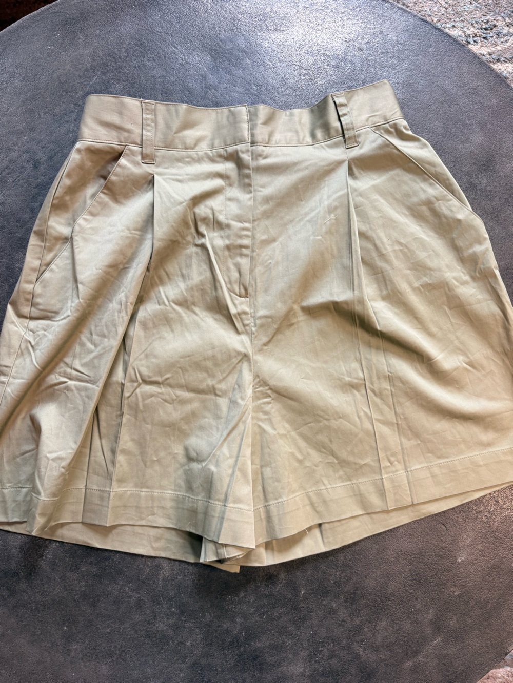 DANIELLE BERNSTEIN Light Khaki Pleated Chino Shorts